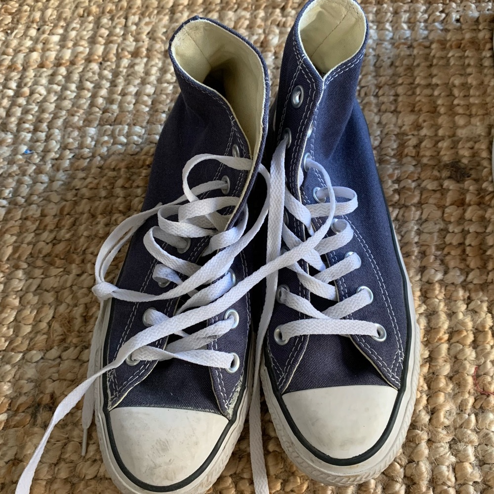 Navy converse hi tops